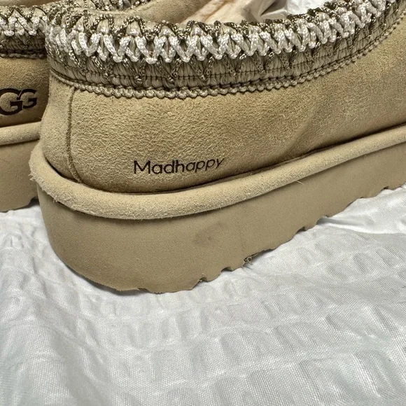 UGG Tan Women's Slippers - Picture 16 of 16